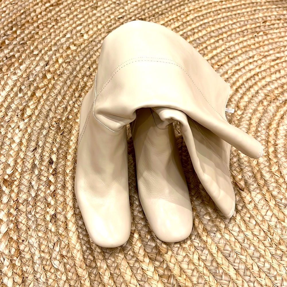 Beautiful Zara leather boots. New with tag